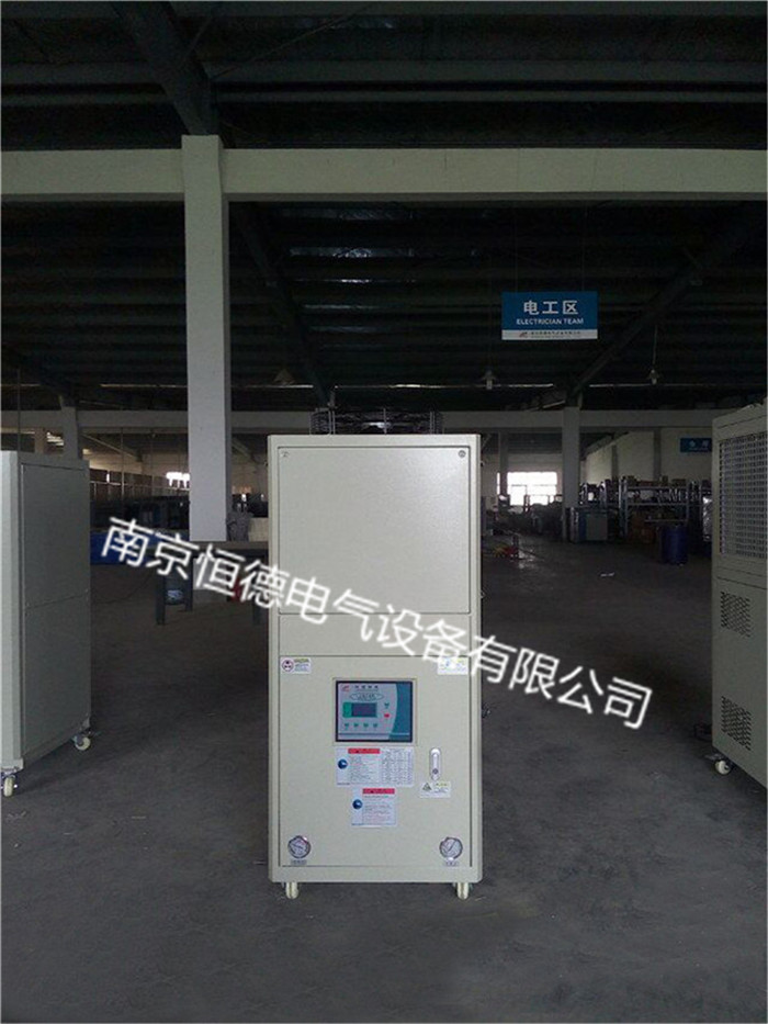 180度水運式模溫機的特點介紹